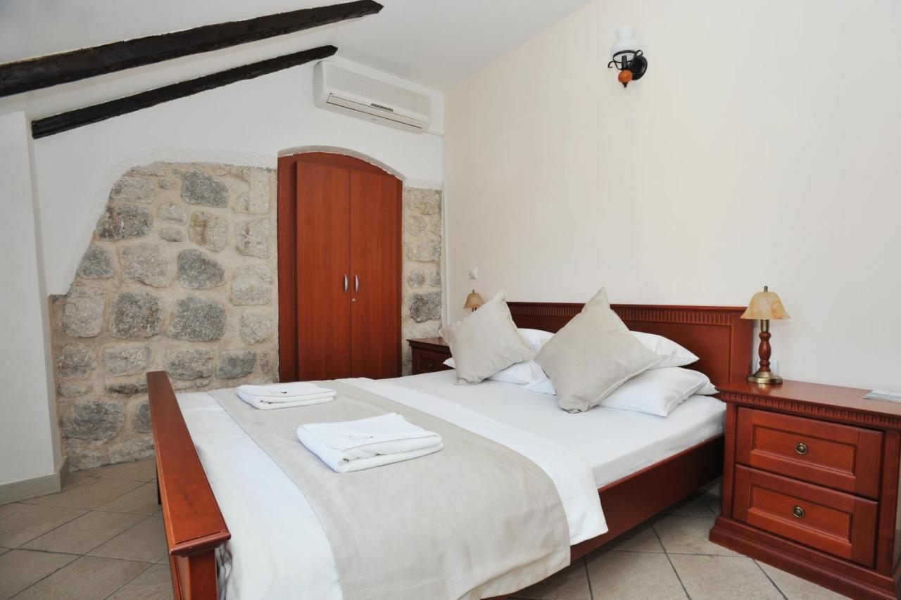 Lady Of The Rocks Apartments Perast Extérieur photo